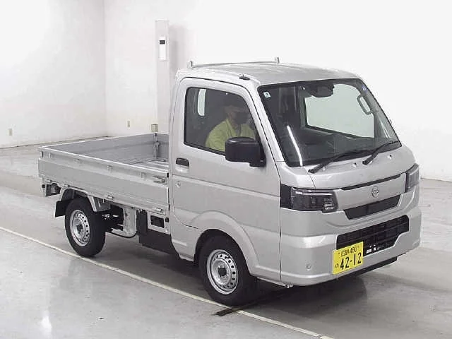 Nissan NT100 Clipper DR16T 2026